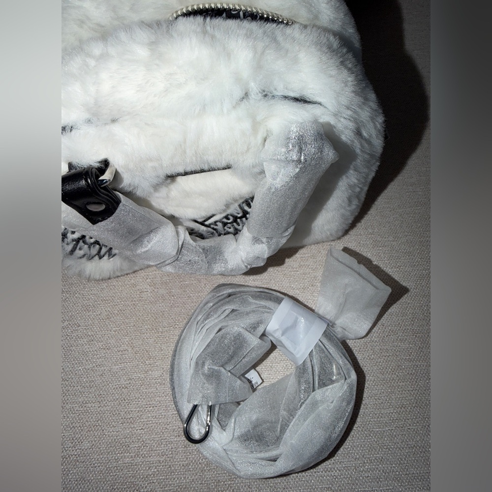 SOLD - Von Dutch Black and White Faux Fur Mini Bag - Picture 7 of 9